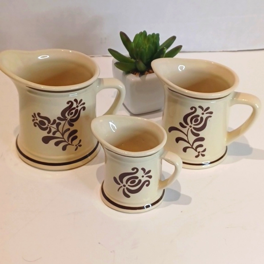 Country Hamlet Vintage 70's Stoneware Measuring Cups Spout Cottagecore